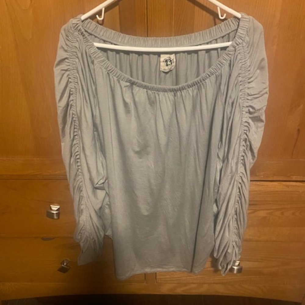 NWT - Free People top, off the shoulder, Light sage green, M